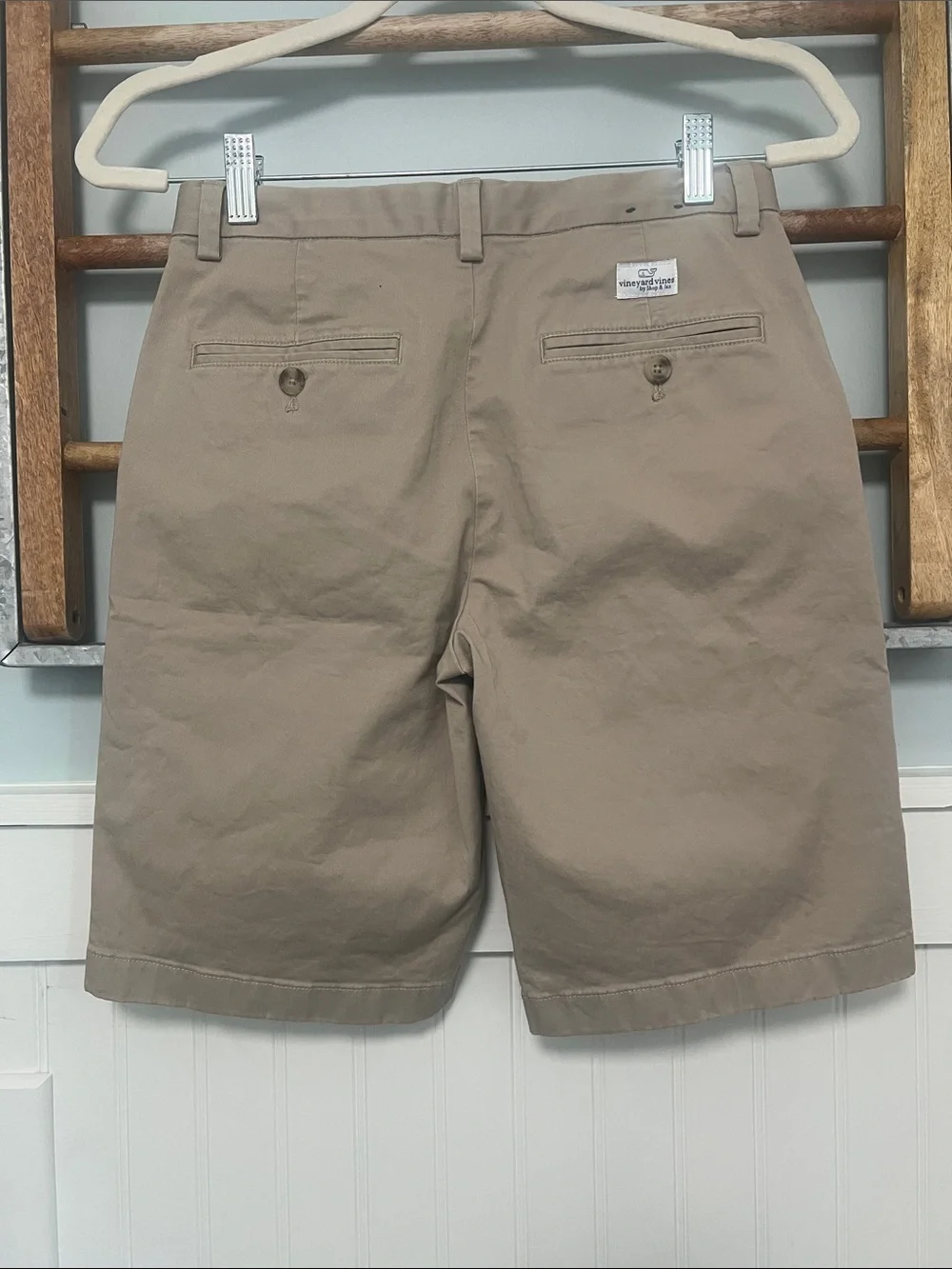Boys Vinyard Vines khaki shorts size 16